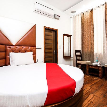 Hotel Woodcrest Zirakpur Chandigarh- Best Family Hotel - Luxurious Rooms - Unit Of Sidham Group Exteriör bild