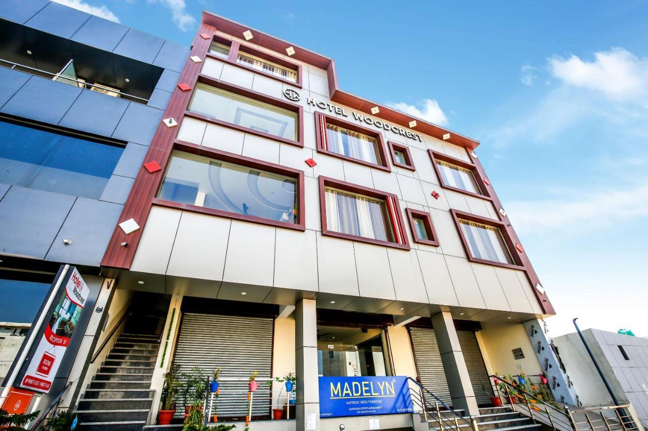 Hotel Woodcrest Zirakpur Chandigarh- Best Family Hotel - Luxurious Rooms - Unit Of Sidham Group Exteriör bild