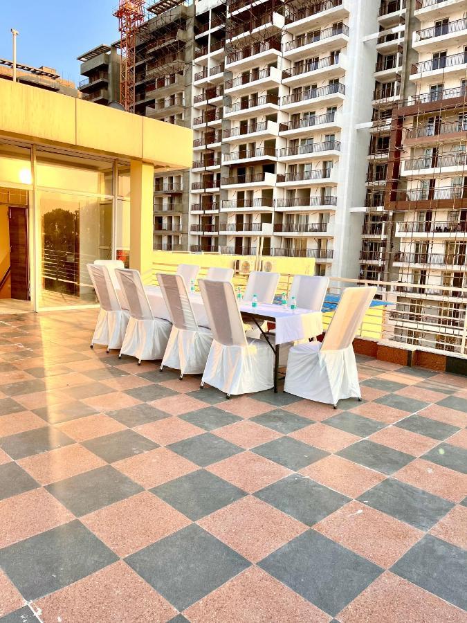 Hotel Woodcrest Zirakpur Chandigarh- Best Family Hotel - Luxurious Rooms - Unit Of Sidham Group Exteriör bild