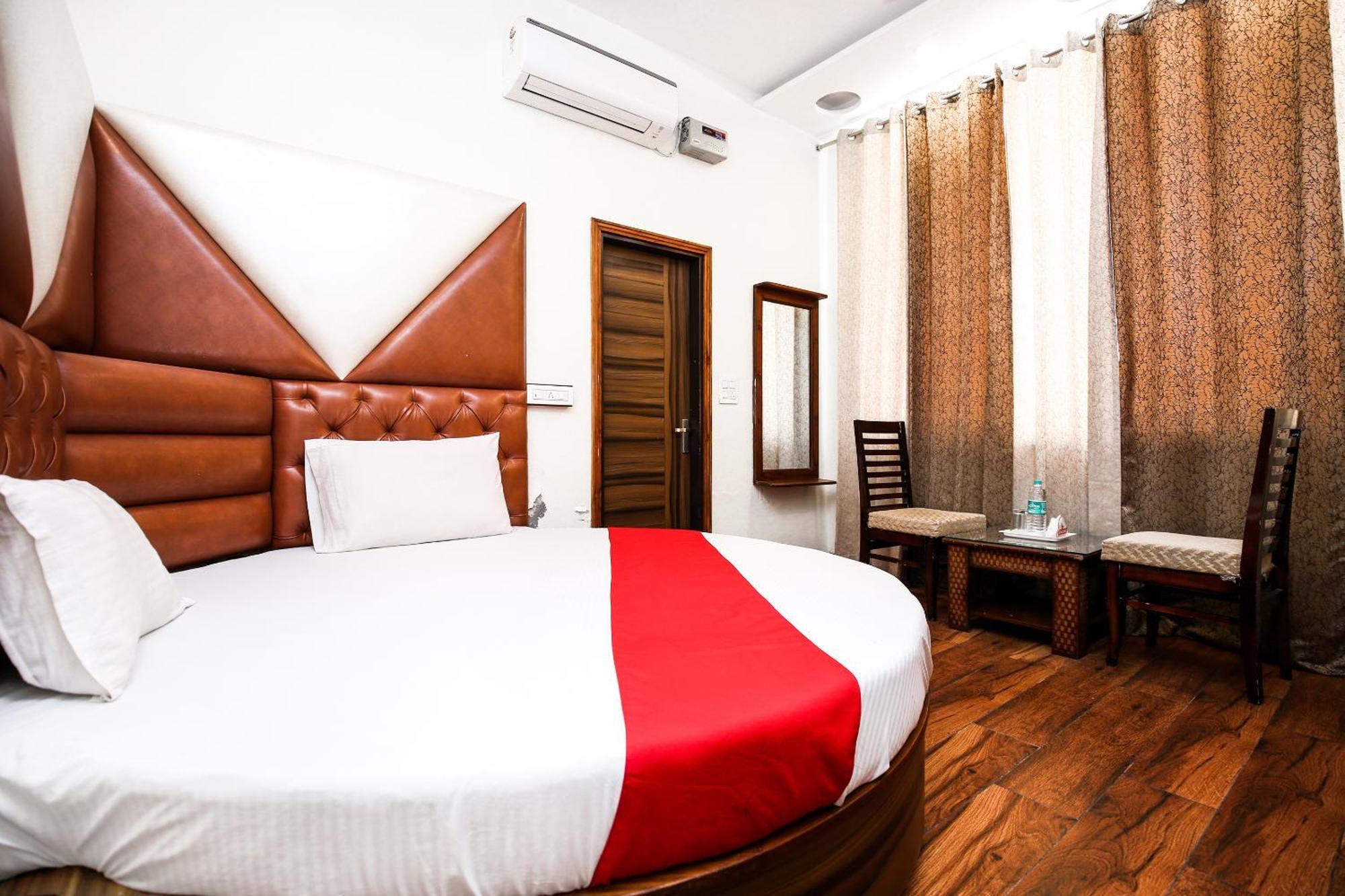 Hotel Woodcrest Zirakpur Chandigarh- Best Family Hotel - Luxurious Rooms - Unit Of Sidham Group Exteriör bild